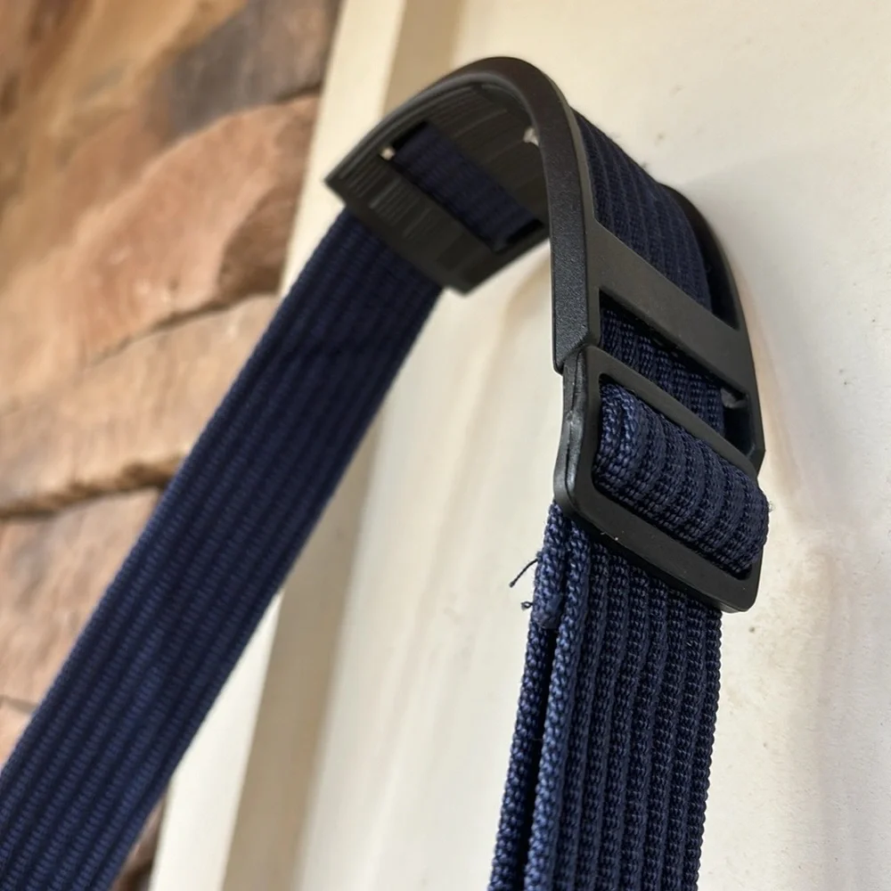 CANVAS CARRY ALL. ZIPPERS POCKETS AND LIGHTWEIGHT.NAVY BLUE W SHOULDER STRAP - Picture 5 of 8